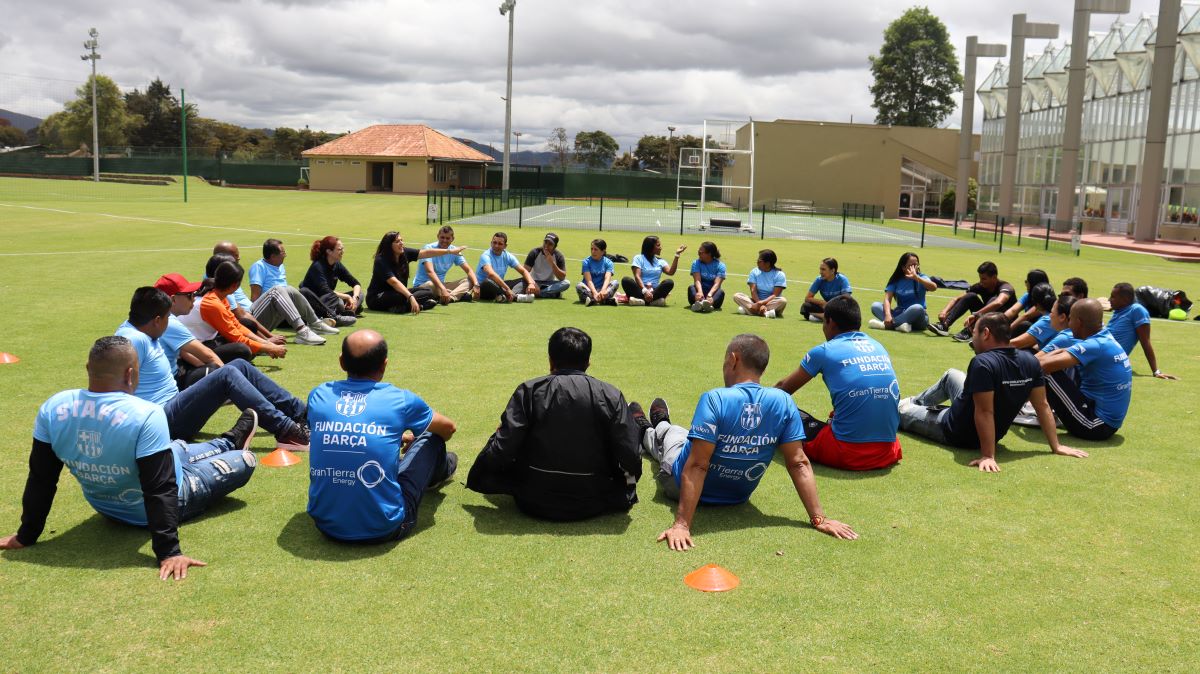 Sport and safe environments for vulnerable children in Colombia | Barça ...
